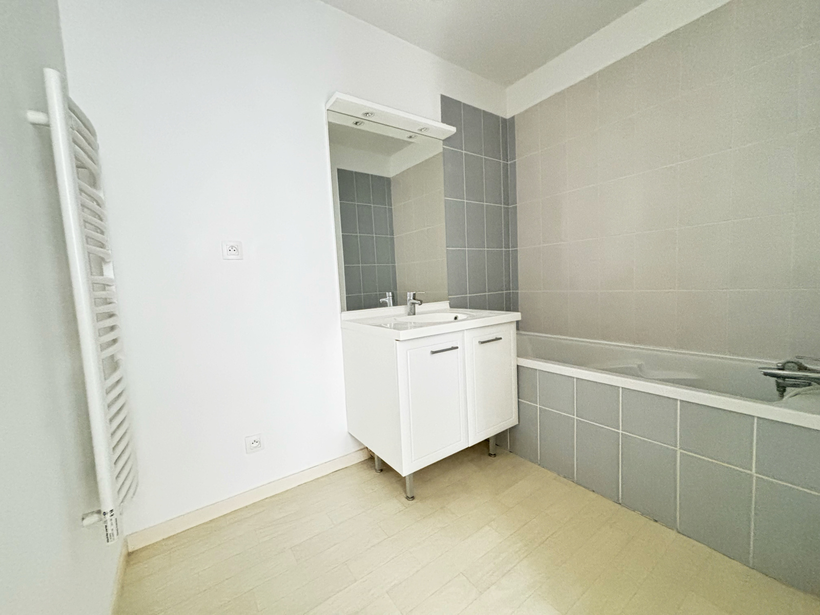 Image_12, Duplex, L'Isle-d'Abeau, ref :NC1407